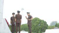 Dalam Rangka HBA ke-64 dan HUT IAD ke-XXIV Tahun 2024, Kajati Sumut Tabur Bunga pada Makam 2 Mantan Gubernur