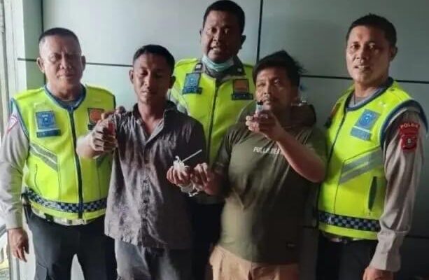 Polisi Temukan Alat Isap Sabu di Dalam Truk Saat Razia