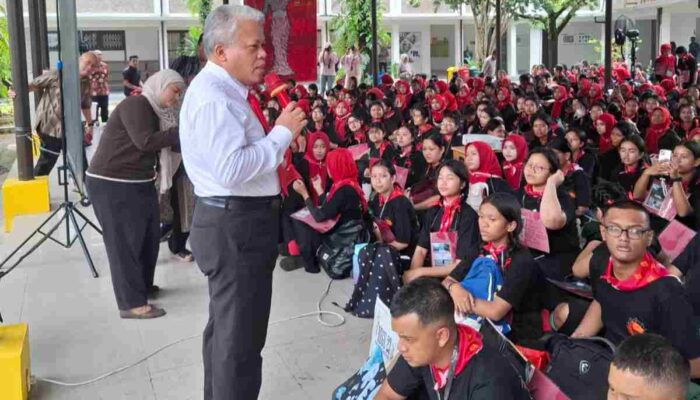 Harli Siregar Bernostalgia di Kampus Fakultas Hukum USU Berikan Motivasi Mahasiswa Baru
