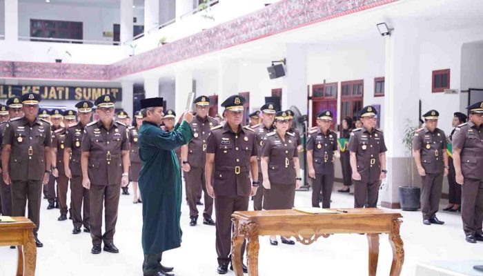 Lantik Wakajati, 5 Asisten dan 15 Kajari, Kajatisu: Lakukan Pencegahan dan Pemberantasan Korupsi Untuk Pemulihan Keuangan Negara & Layani Kebutuhan Hukum di Masyarakat Dengan Penuh Integritas
